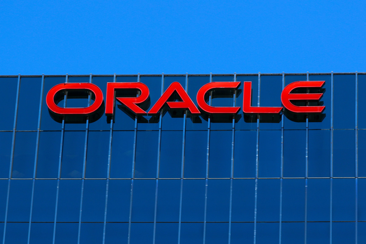 Oracle suspends operations in Russia, SAP pauses sales