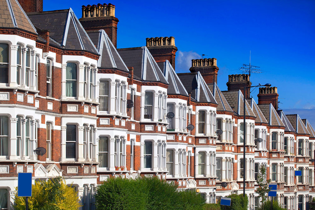 UK considers seizing property of sanctioned Russian oligarchs