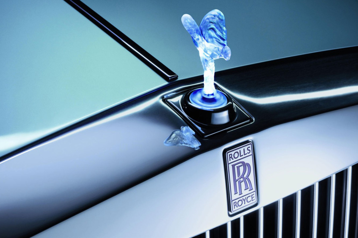 Rolls-Royce suspends deliveries of cars to Russia