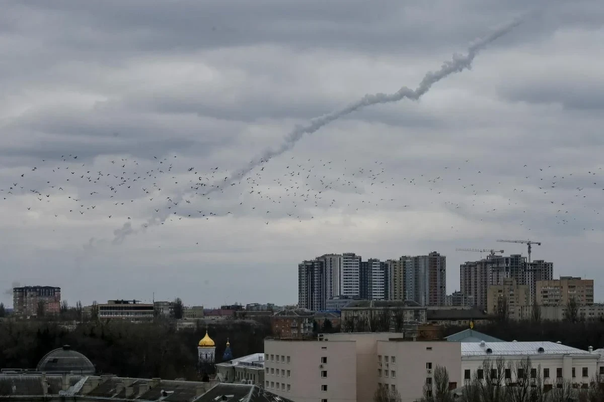 Russia has fired 600 missiles; 95% of amassed combat power now in Ukraine, senior US defense official says