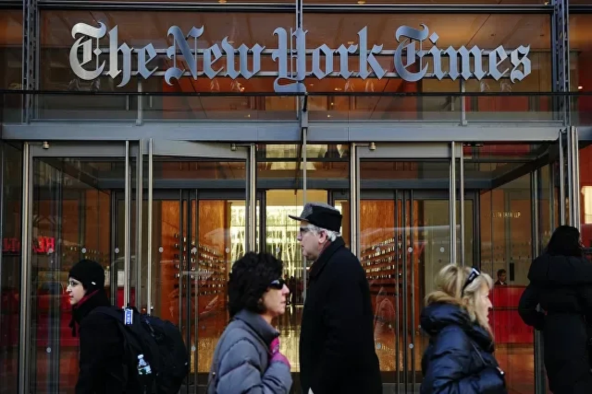 The New York Times pulls its news staff from Russia