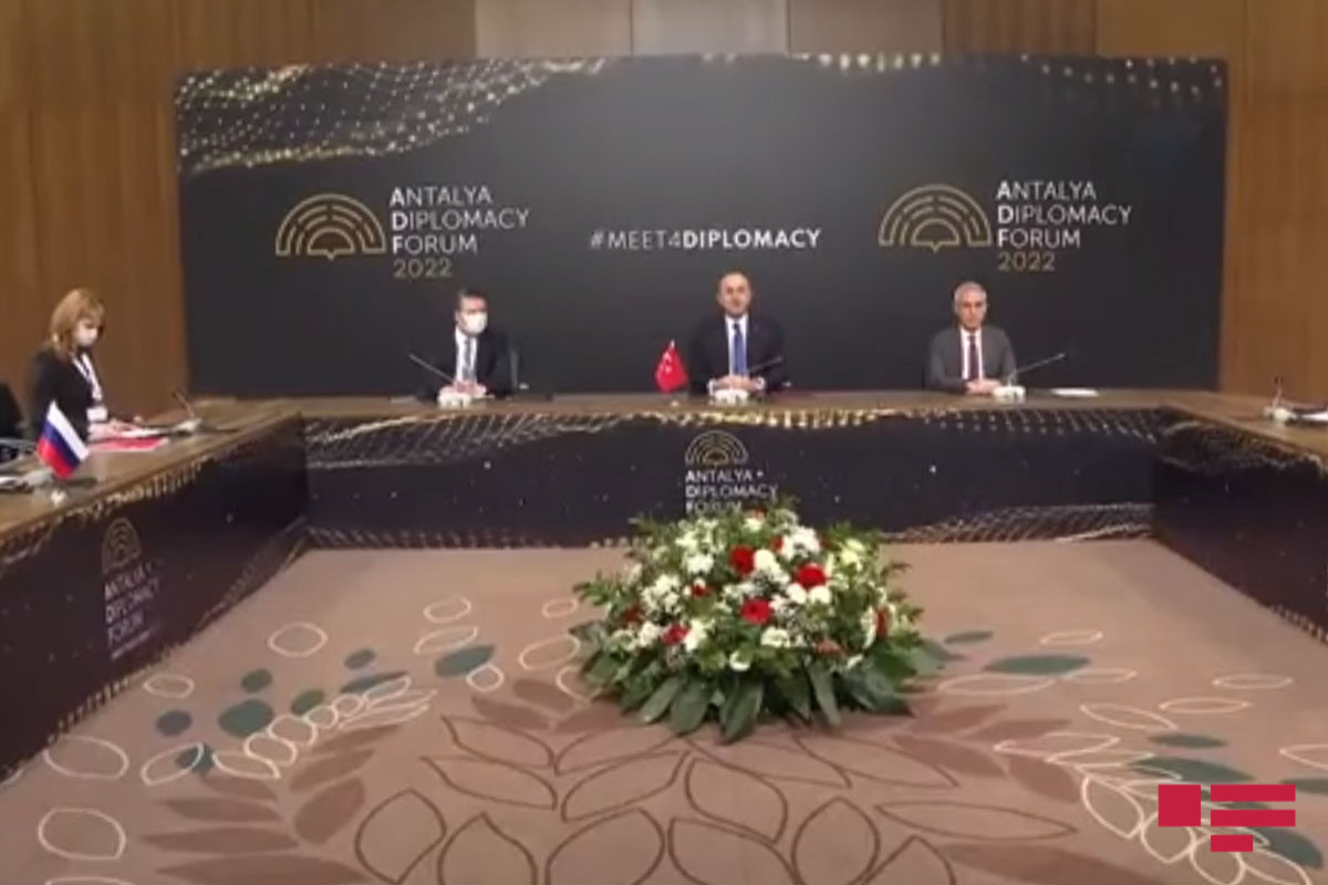 Lavrov-Kuleba meeting in Turkiye starts
