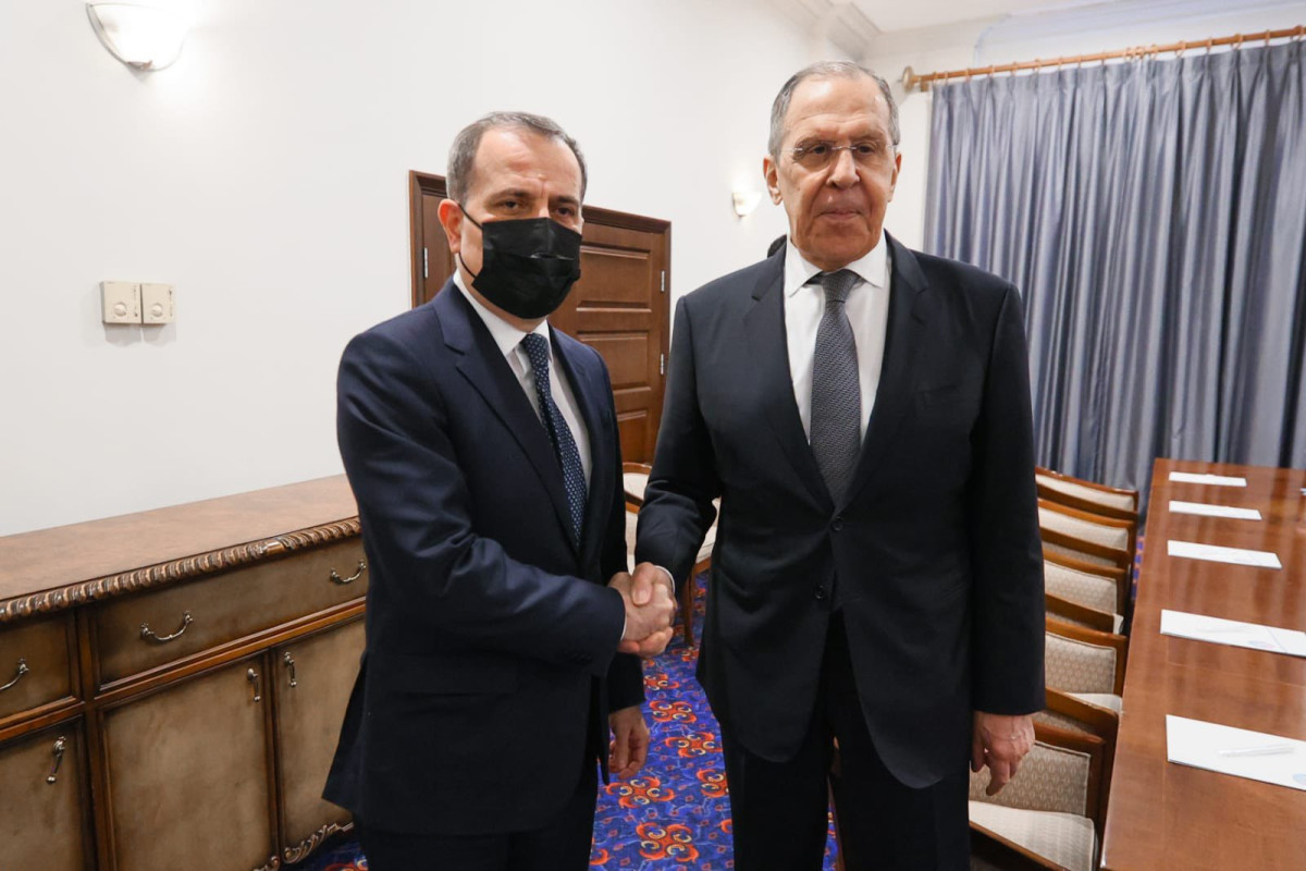 Azerbaijani, Russian FMs meet in Turkiye