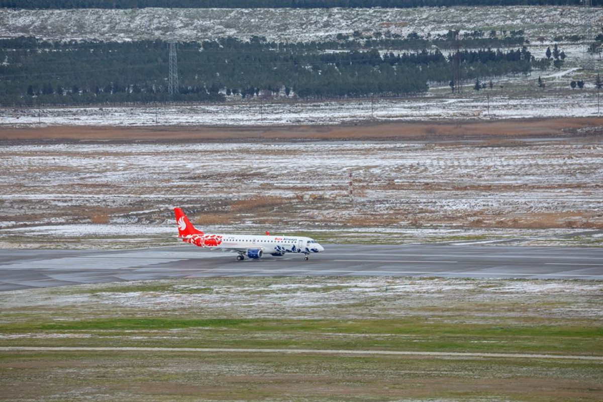 Baku-Istanbul plane lands in Ankara due to weather condition
