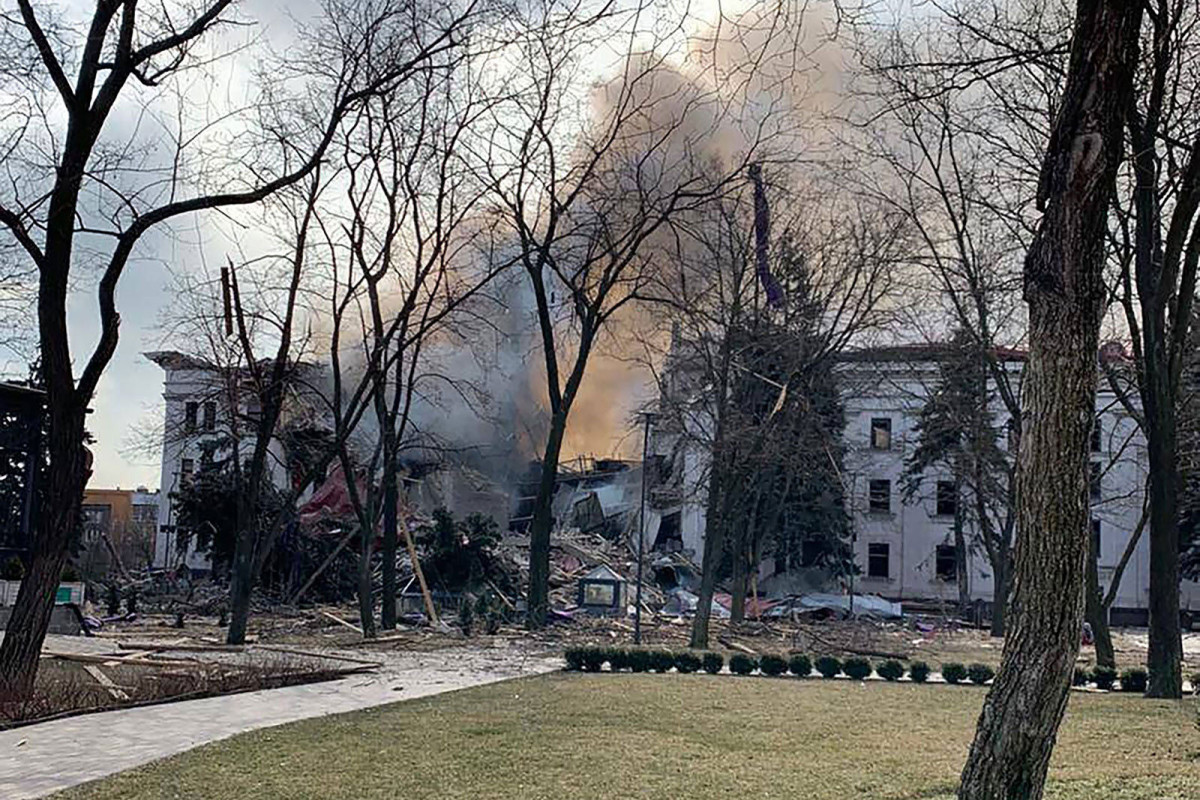 Fate of hundreds sheltering in bombed theater in Mariupol is "unknown," regional official says
