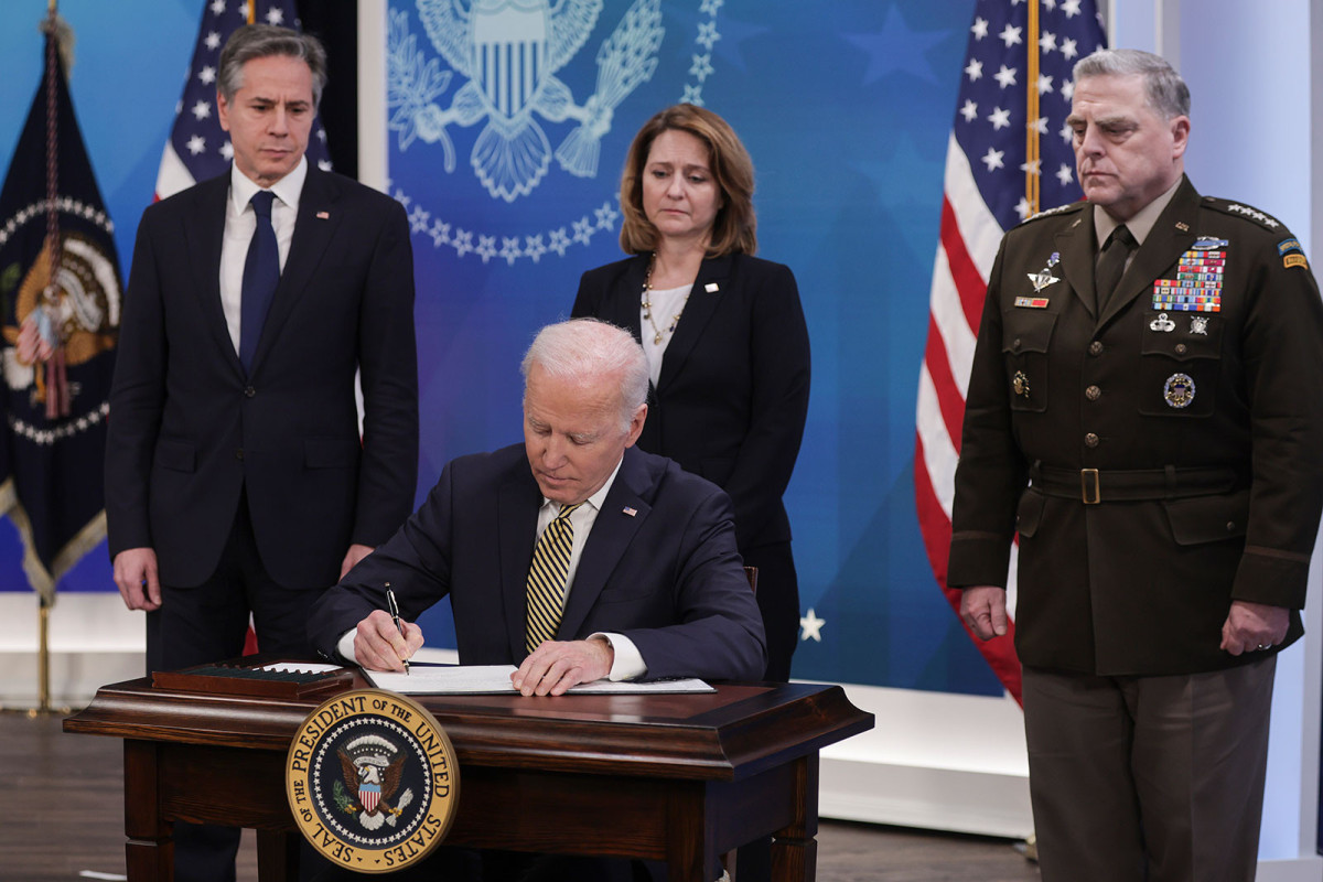 Biden announced $800 million more in aid to Ukraine