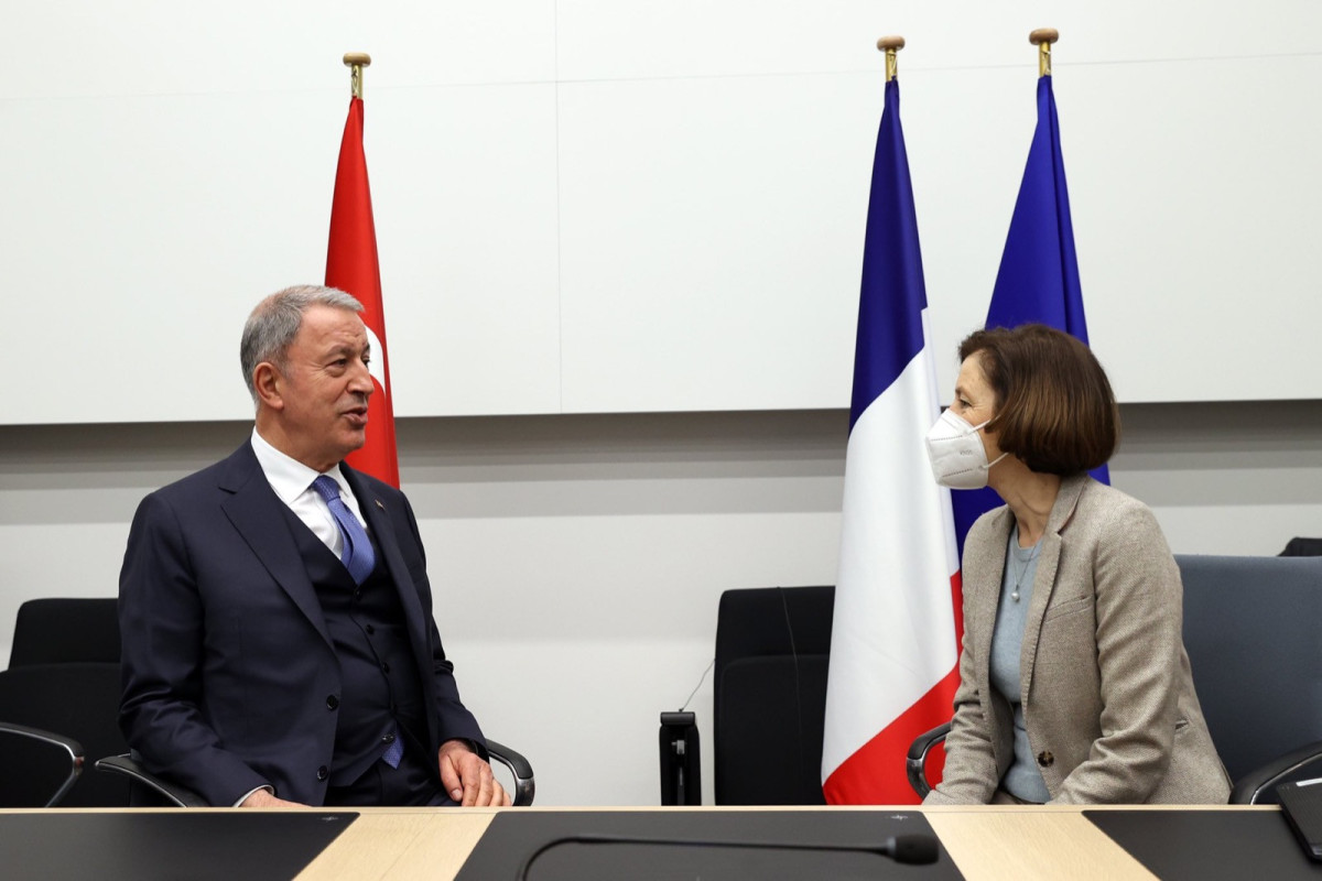 Turkish, French Defence Ministers mull Ukraine-PHOTO 