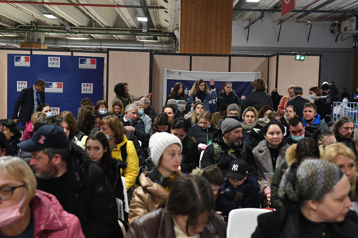 France prepares to welcome 100,000 Ukrainian refugees