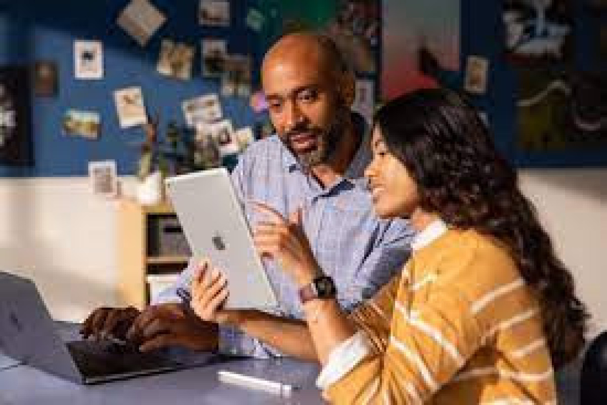 Apple announces new coaching program and features for educators