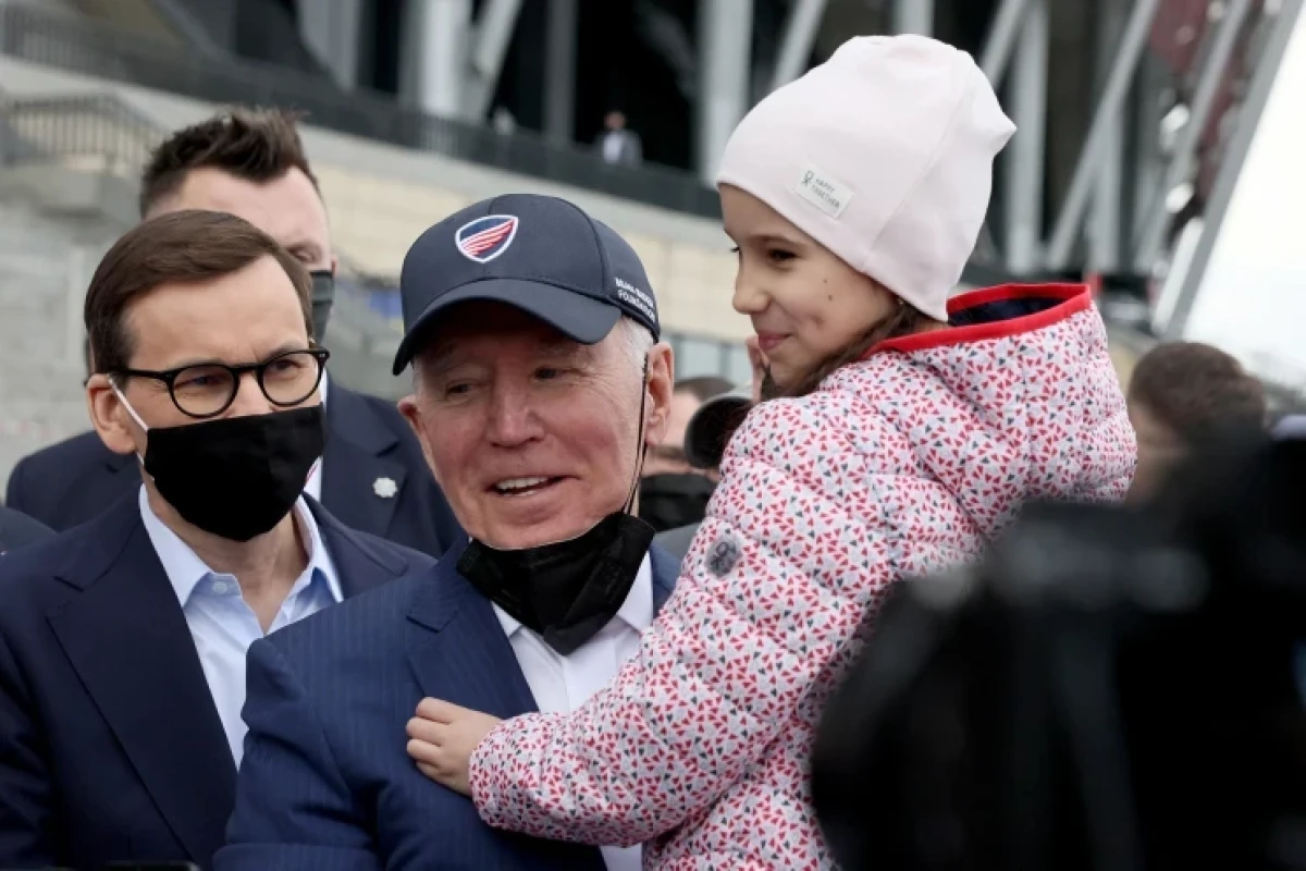 Biden visits Ukrainian refugees in Poland-PHOTO 