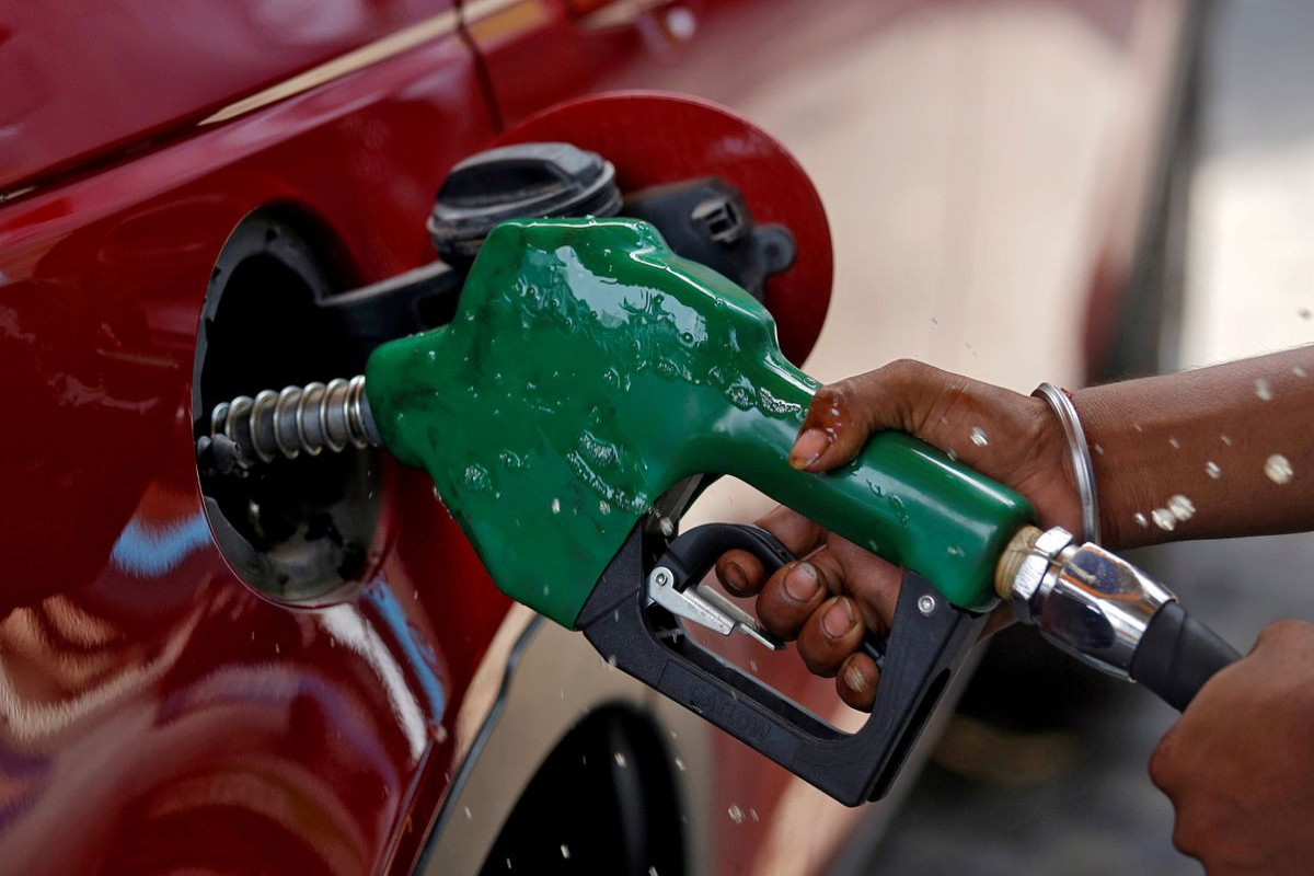 Oil slumps as Shanghai lockdown raises fears over drop in demand
