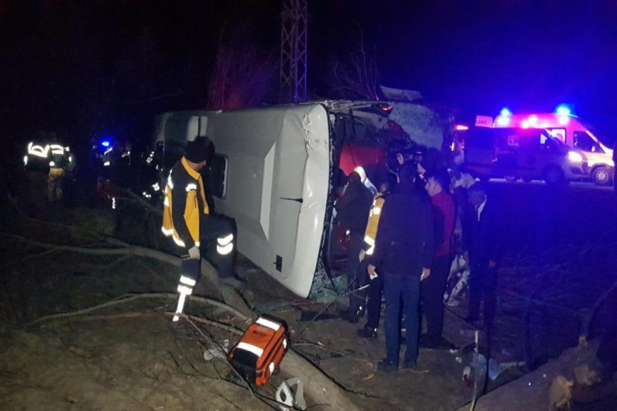 Passenger bus overturned in a stockade in Turkiye's Erzincan