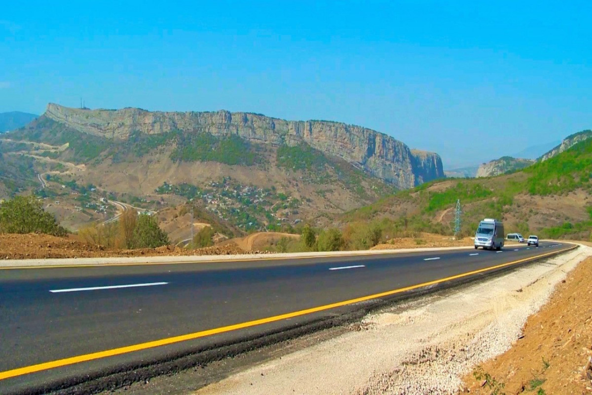 Azerbaijan reveals ammount of funds spent on construction of roads in liberated areas
