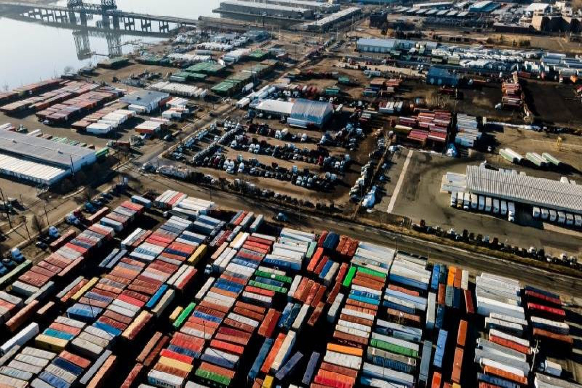 US trade deficit at $106.6B in February