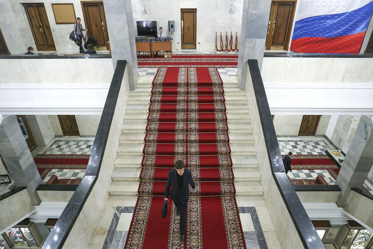 Russia eyes recognizing those who speak Russian as "compatriots"