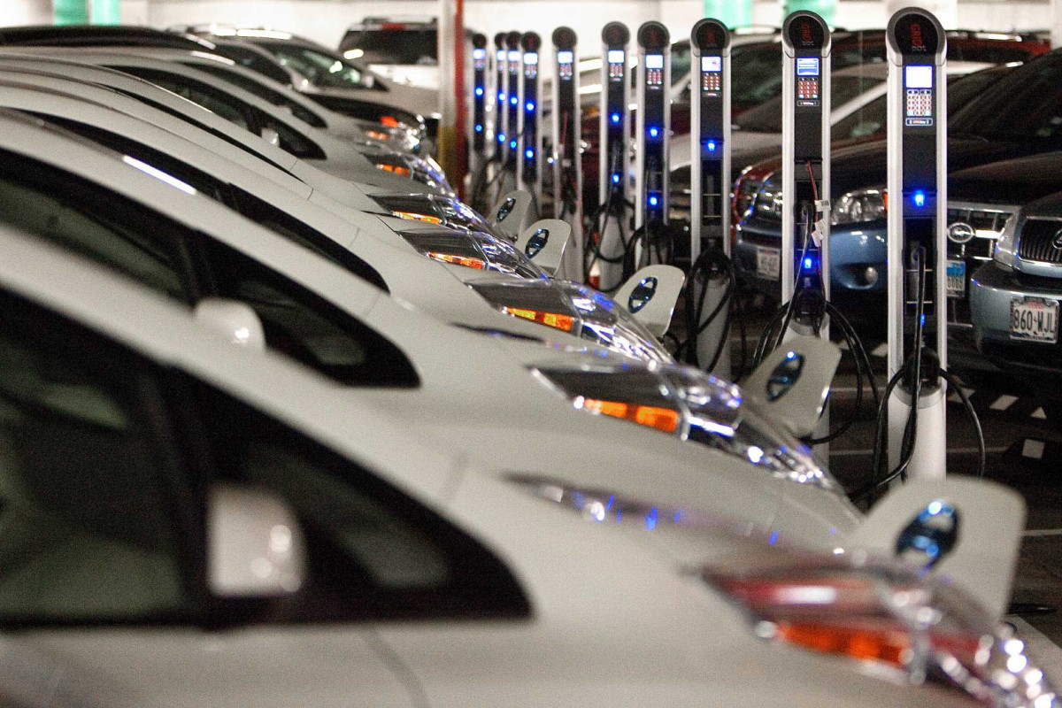 Azerbaijan sharply increases imports of hybrid cars from Japan