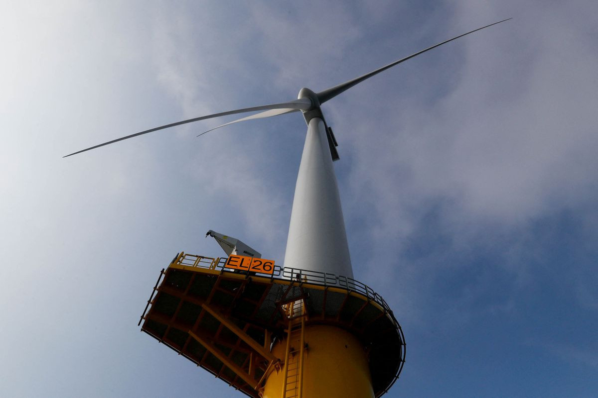 Global wind and solar growth on track to meet climate targets