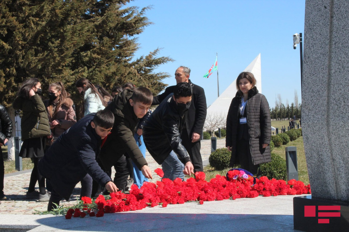 Thousands of Azerbaijanis visit Guba Genocide Memorial Complex