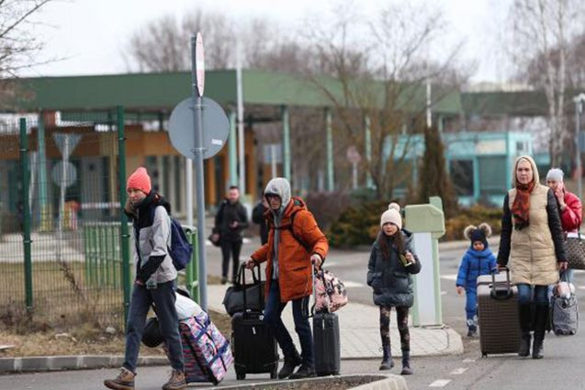 Ukraine refugees in Germany top 400,000