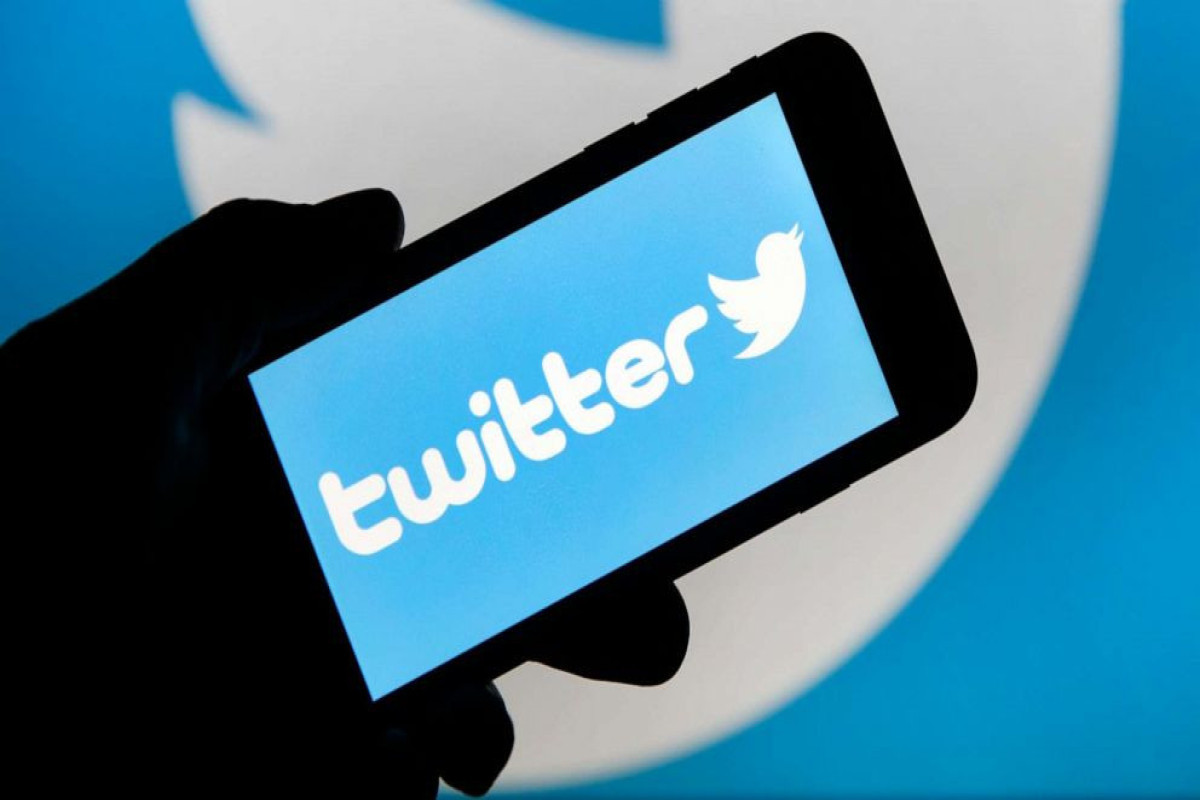 Musk says Twitter may charge slight fee for commercial, government users