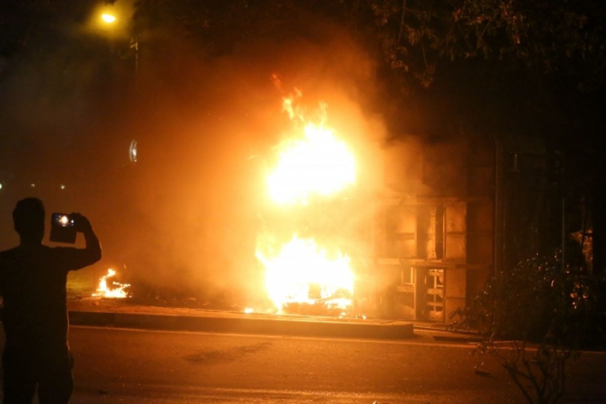 Sri Lanka PM resigns, Rajapaksa family home burnt down amid clashes