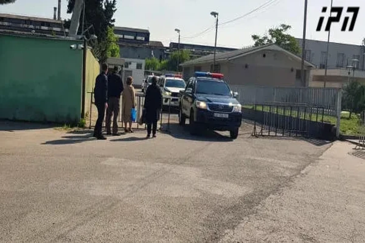 Mikheil Saakashvili is supposedly being transferred from Rustavi to Tbilisi at the moment