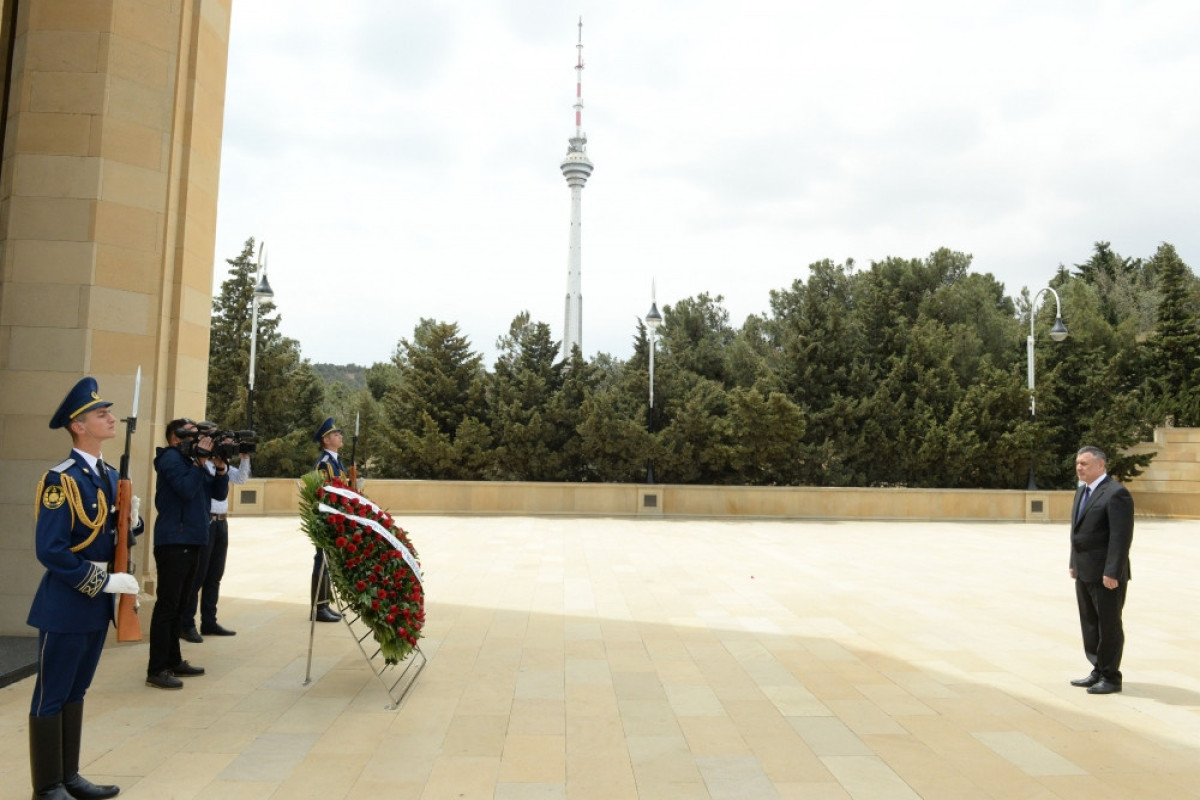 Speaker of Legislative Chamber of Uzbekistan`s Oliy Majlis visits tomb of national leader and Alley of Martyrs