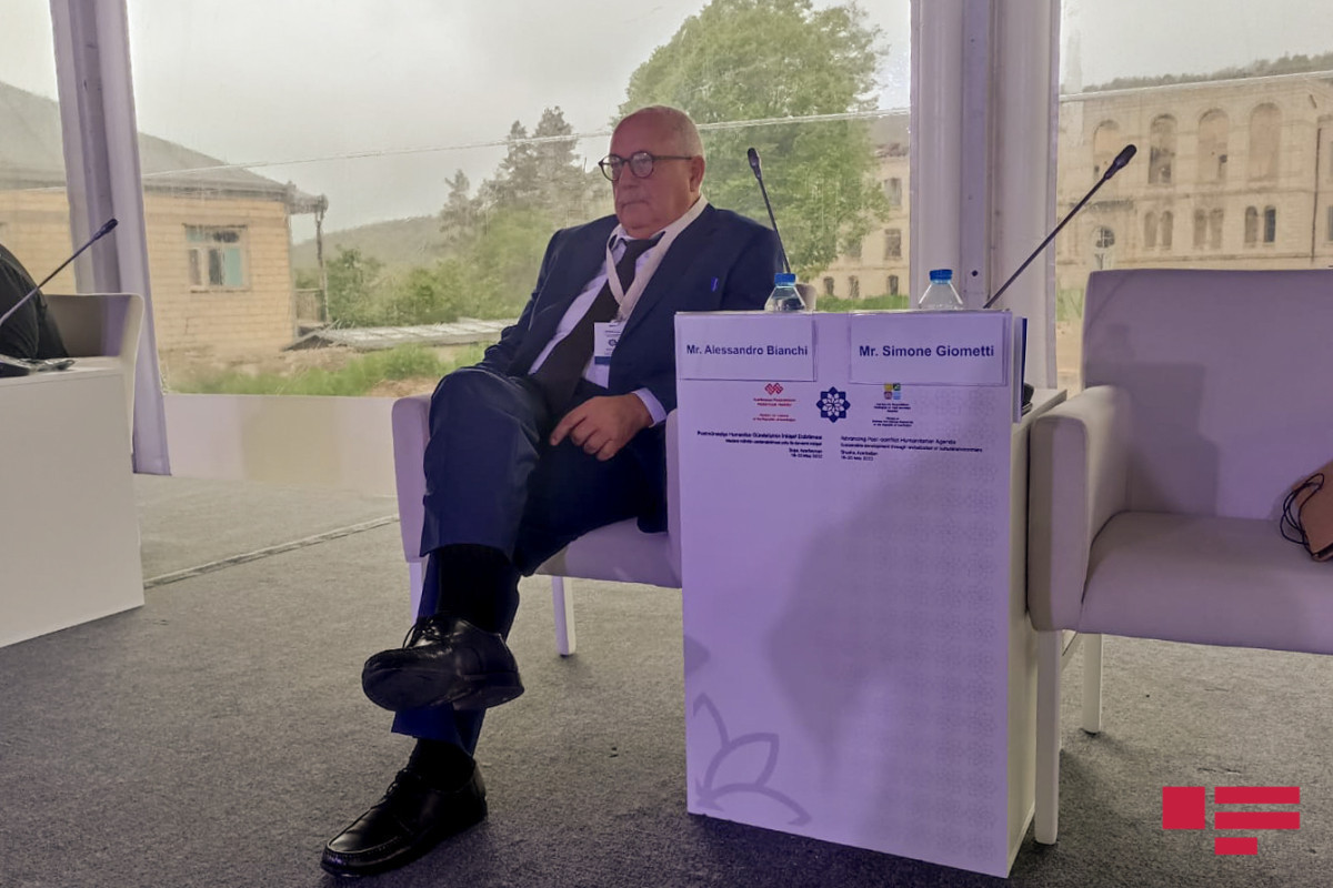 foreign expert Alessandro Bianchi 