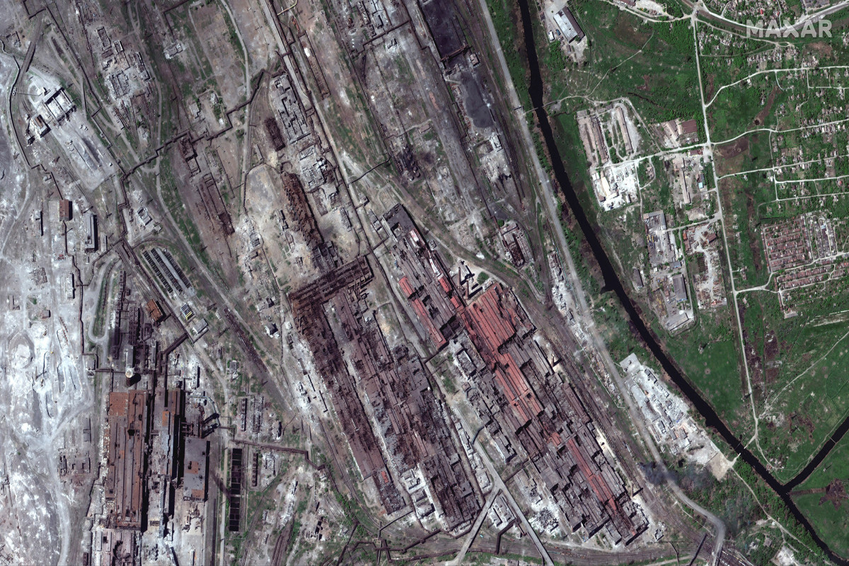 An order has been given to "stop defending" Mariupol, says commander at Azovstal steel plant