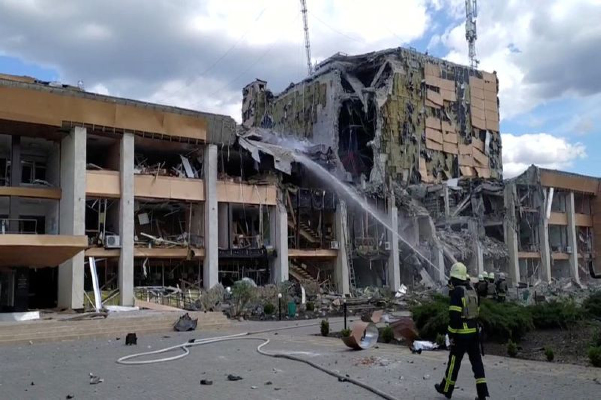 More than 1,000 apartments and 11 educational institutions damaged in Lozova, city mayor says