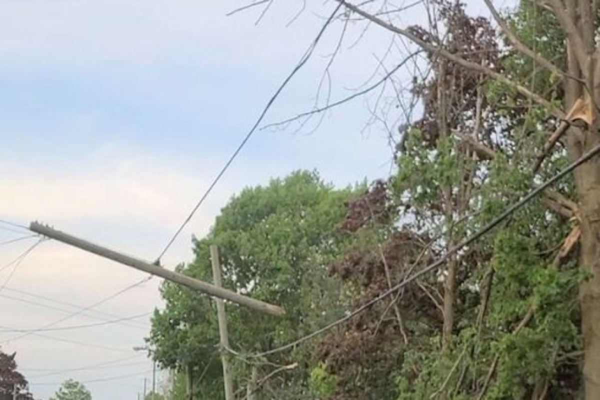 Storms kill at least 8 in Canada, leave half a million without power