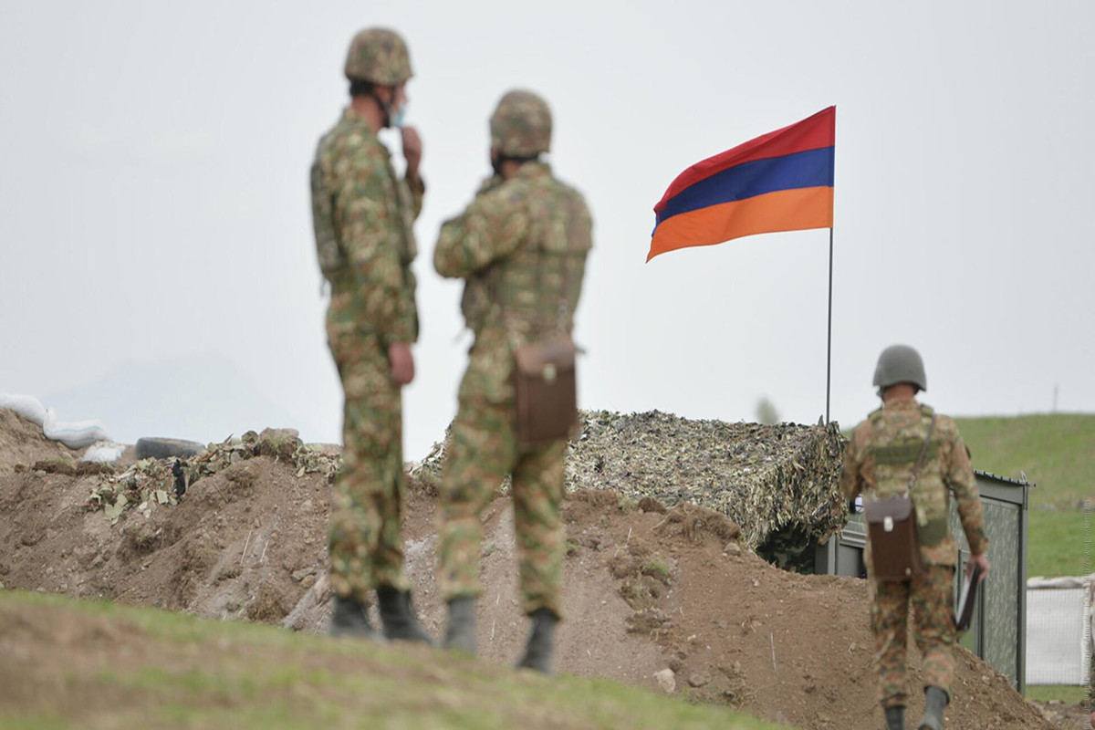 Pashinyan signs decree regarding establishment of commission on delimitation with Azerbaijan