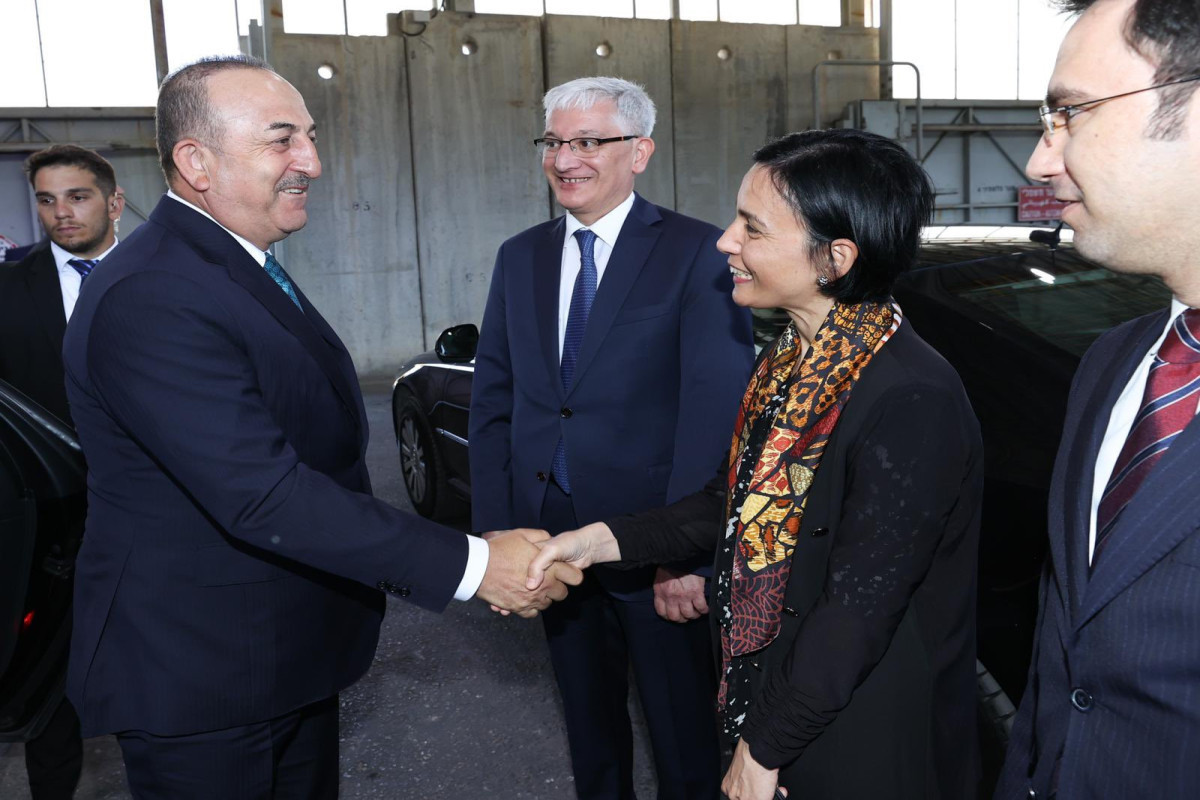 Cavusoglu visits Palestine