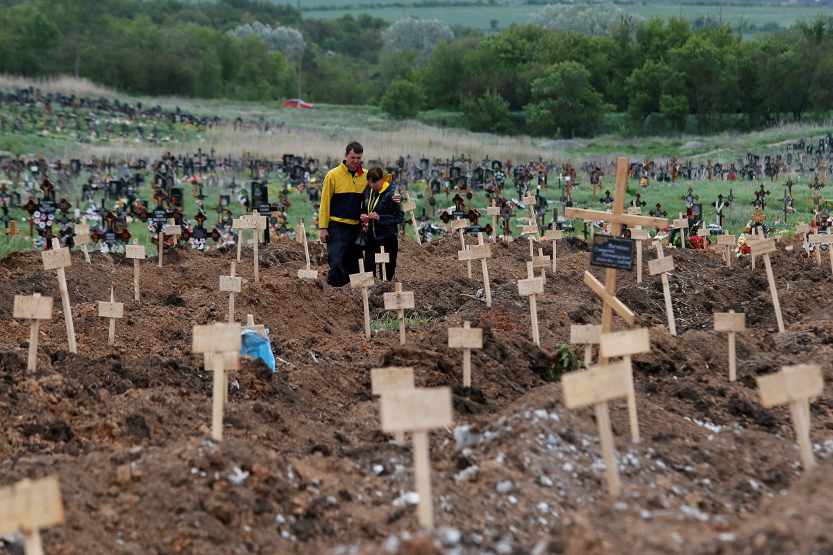 Mariupol death toll at 22,000, says mayor's adviser