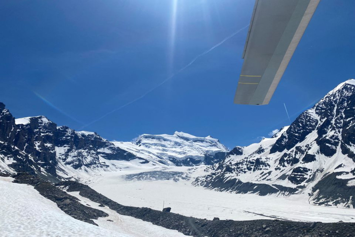 Falling ice boulders kill two, hurt nine on Swiss Alp
