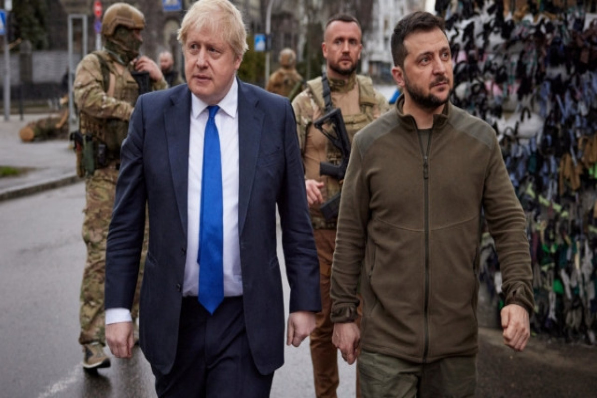 Boris Johnson and Vladimir Zelenskyy
