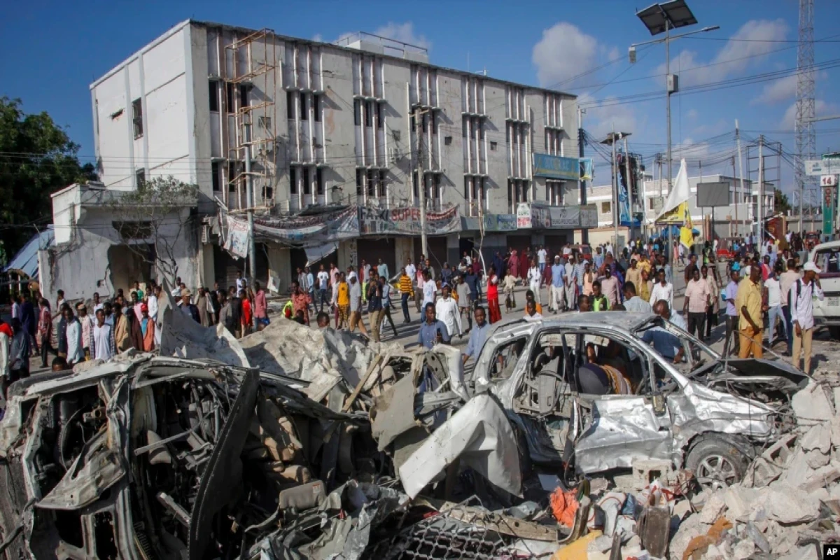 Death toll rises to 121 in Somalia Al-Shabab attacks