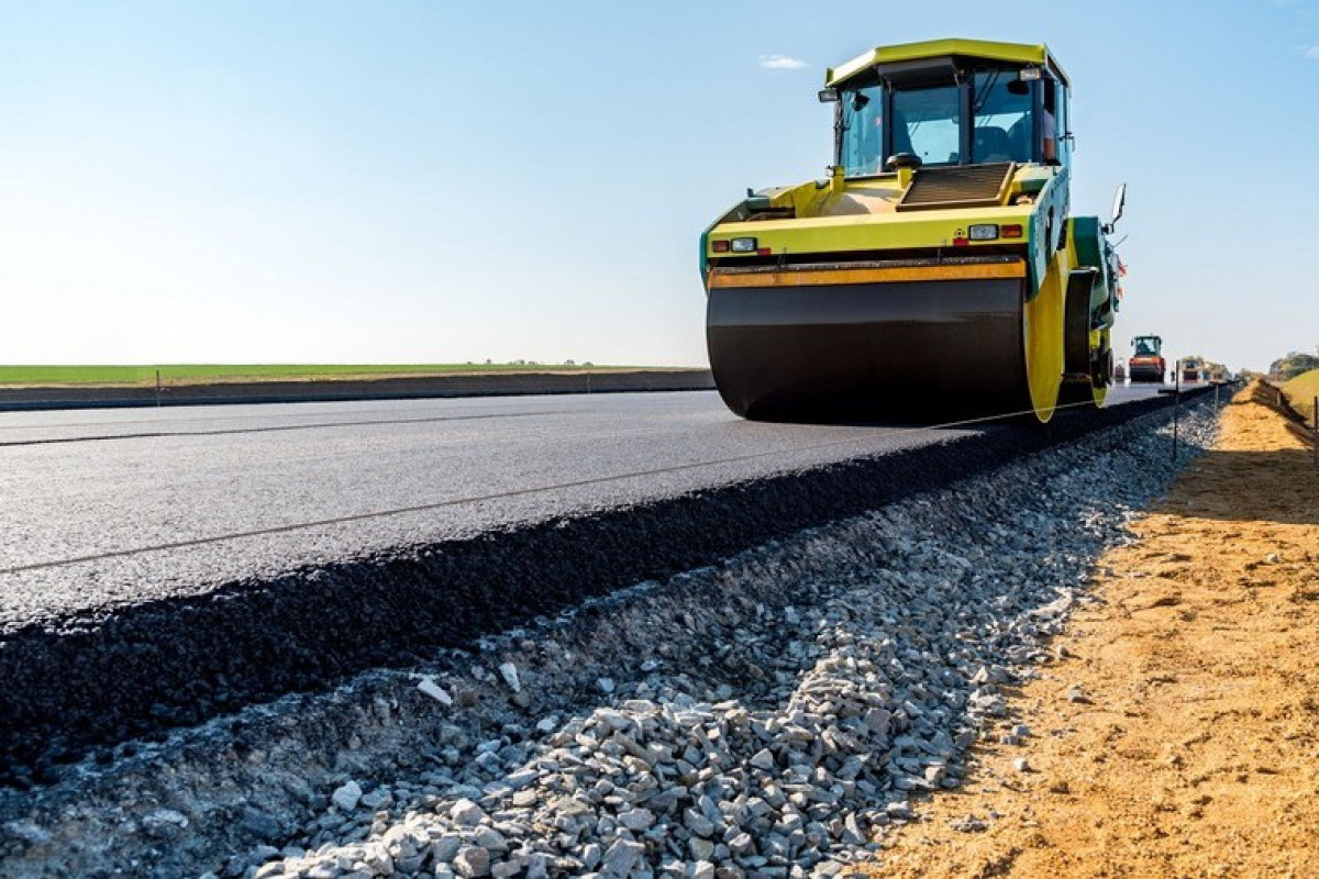 Azerbaijani President allocates AZN 4,4 mln on reconstruction of highways in Khazar district