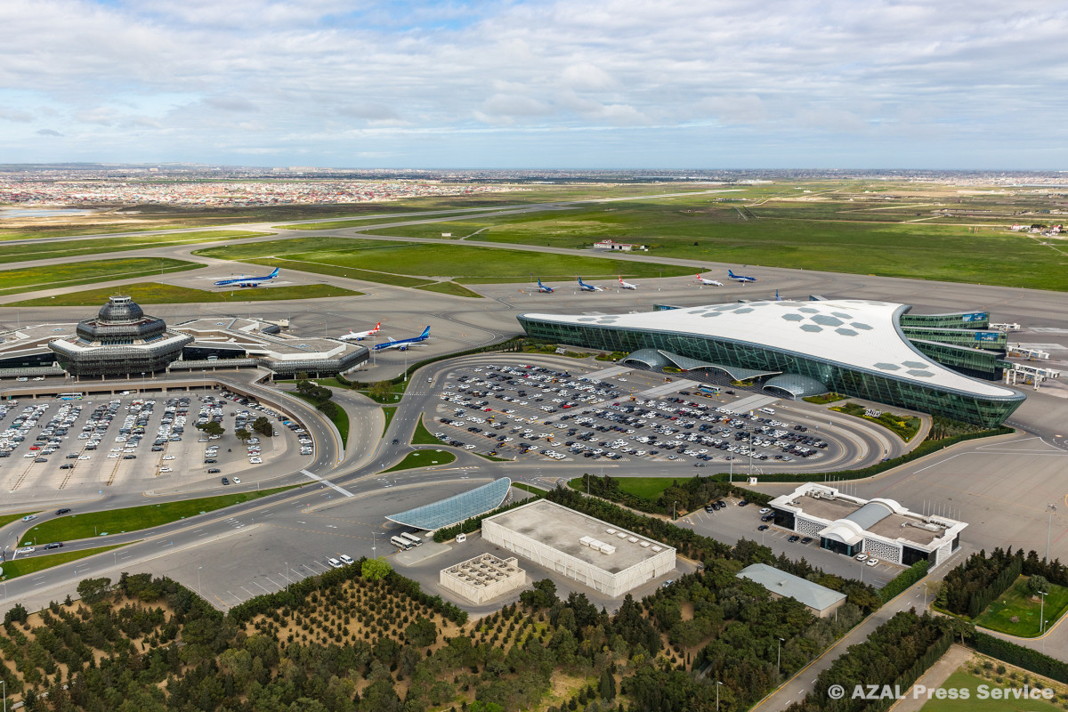Azerbaijan's int'l airports served 4.4 mln people this year