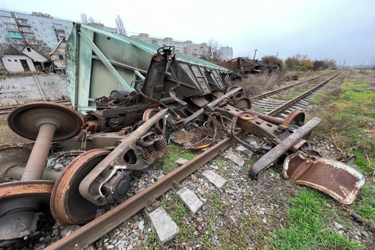 Ukraine restores railway connection with Kherson