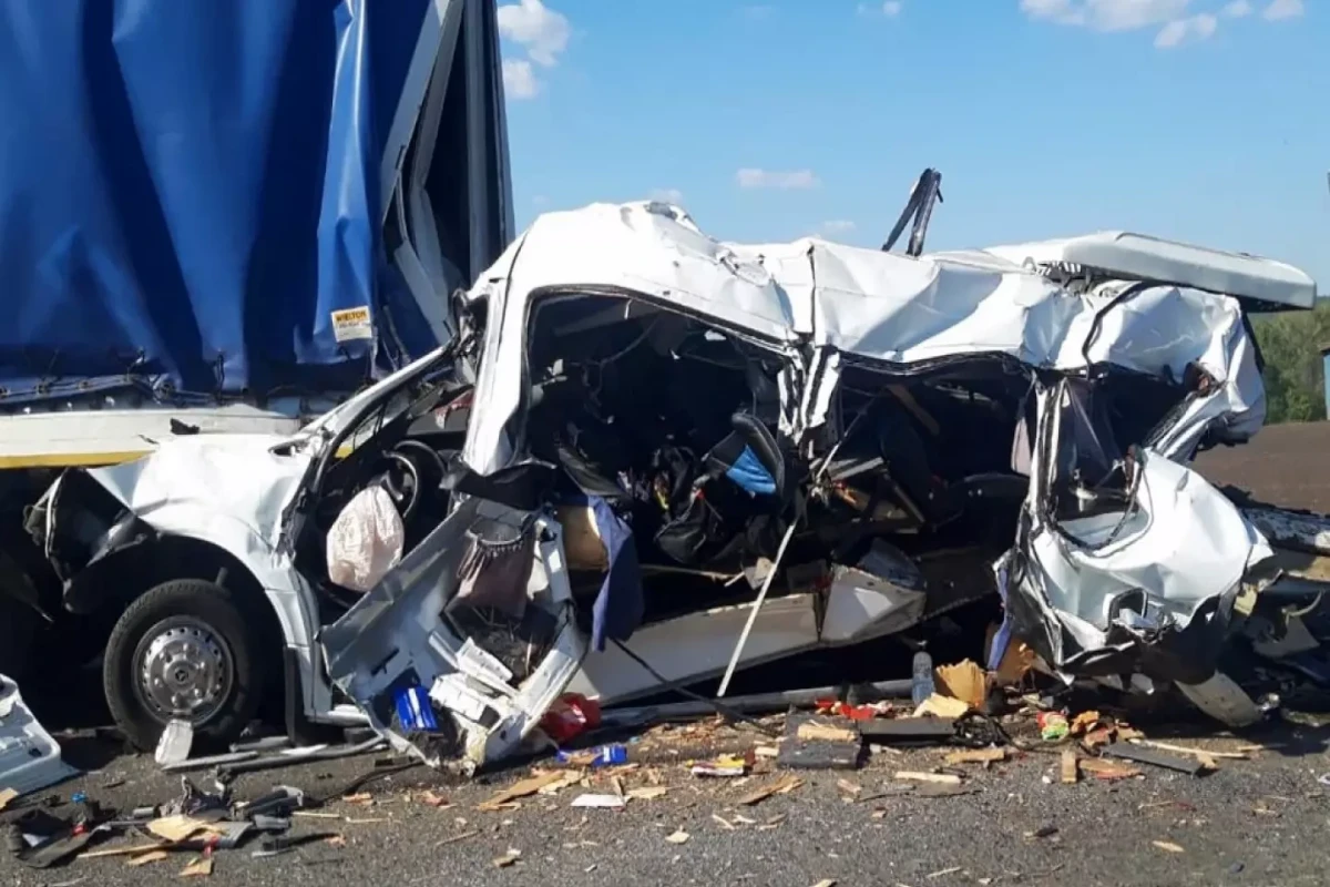 At least 16 killed in collision of two minibuses in Algeria