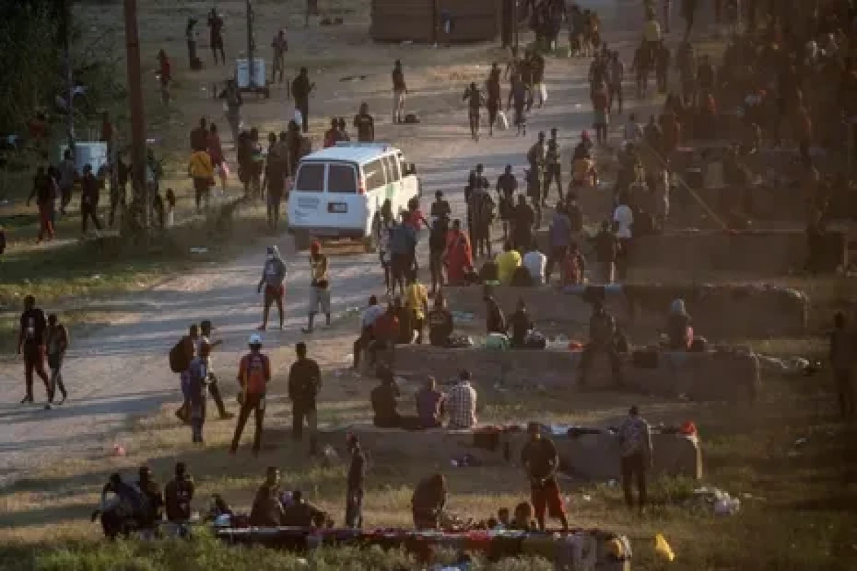 Hundreds of migrants found in clandestine camp in southern Mexico