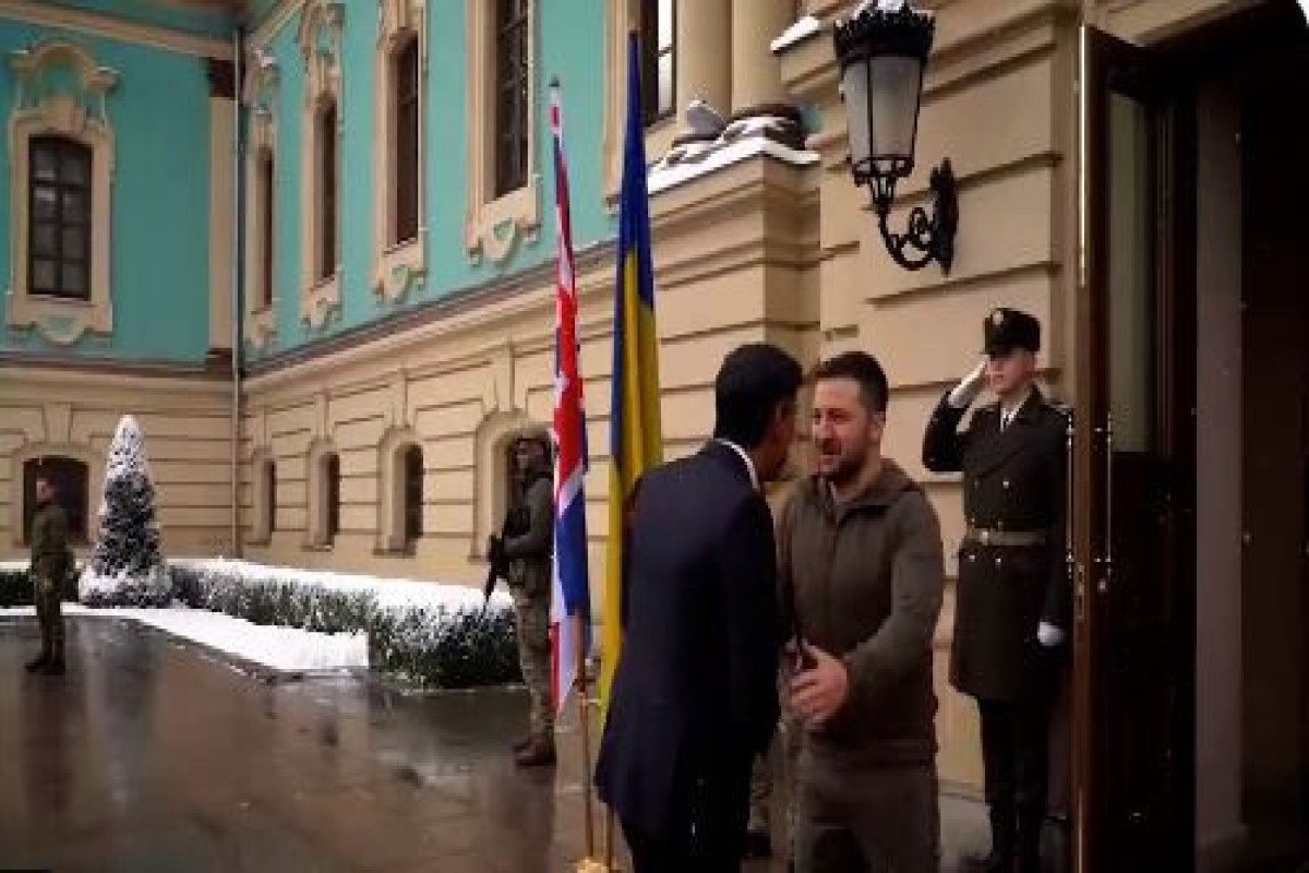 Rishi Sunak meets with Zelensky in Kyiv