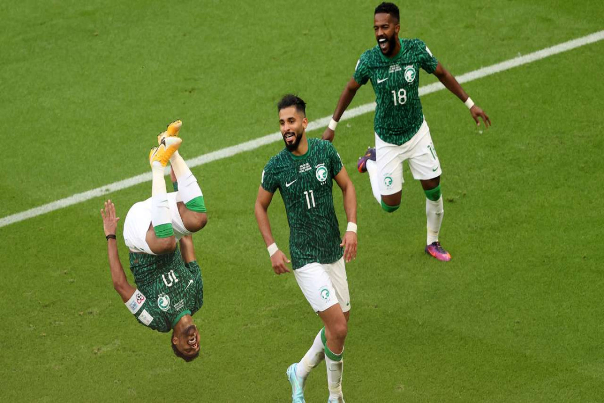 Saudi Arabia pulls off huge upset, humbling Argentina, 2-1