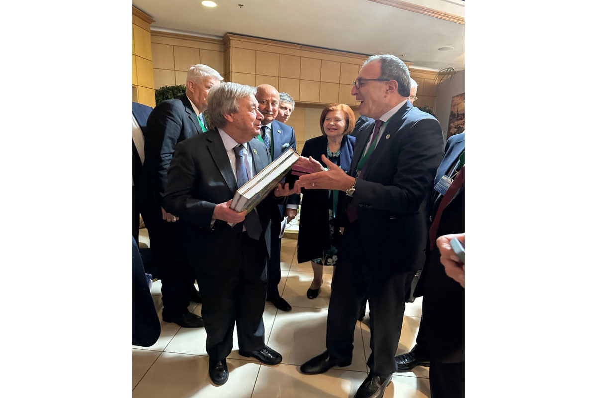 Selected miniatures from the Khamsa of Nizami Ganjavi presented to UN Secretary-General -PHOTO 