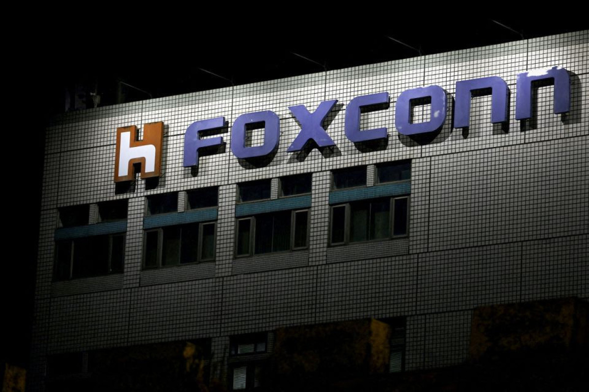 More than 20,000 new hires have left Apple supplier Foxconn's Zhengzhou plant in China