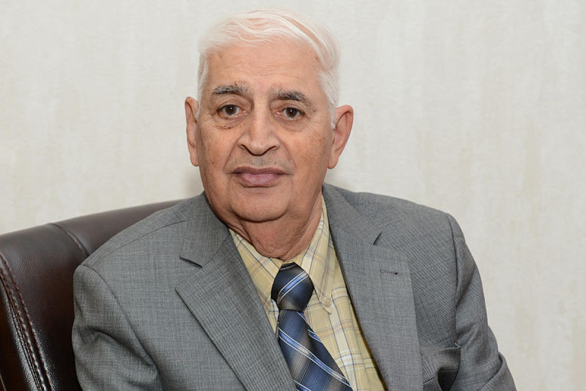 Azerbaijani President signs an obituary on the death of a well-known scientist
