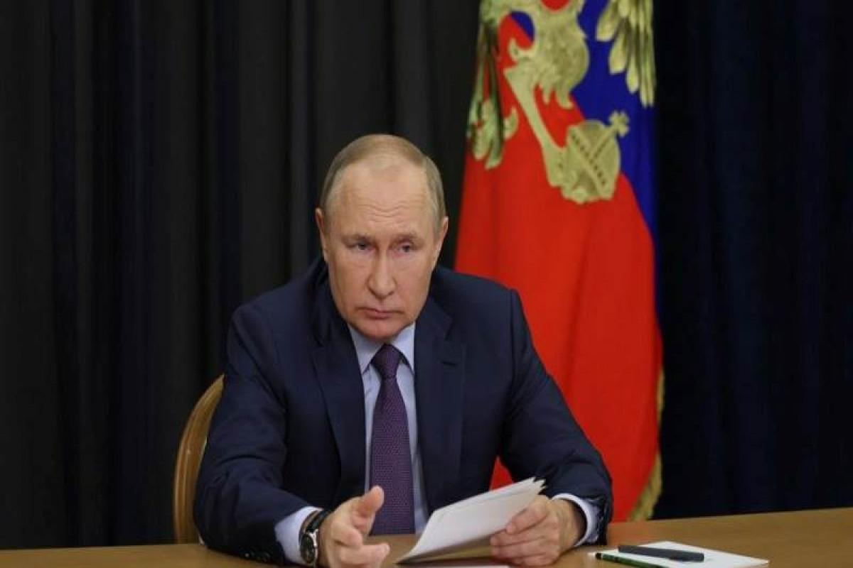 Ukraine sanctions Putin's family members