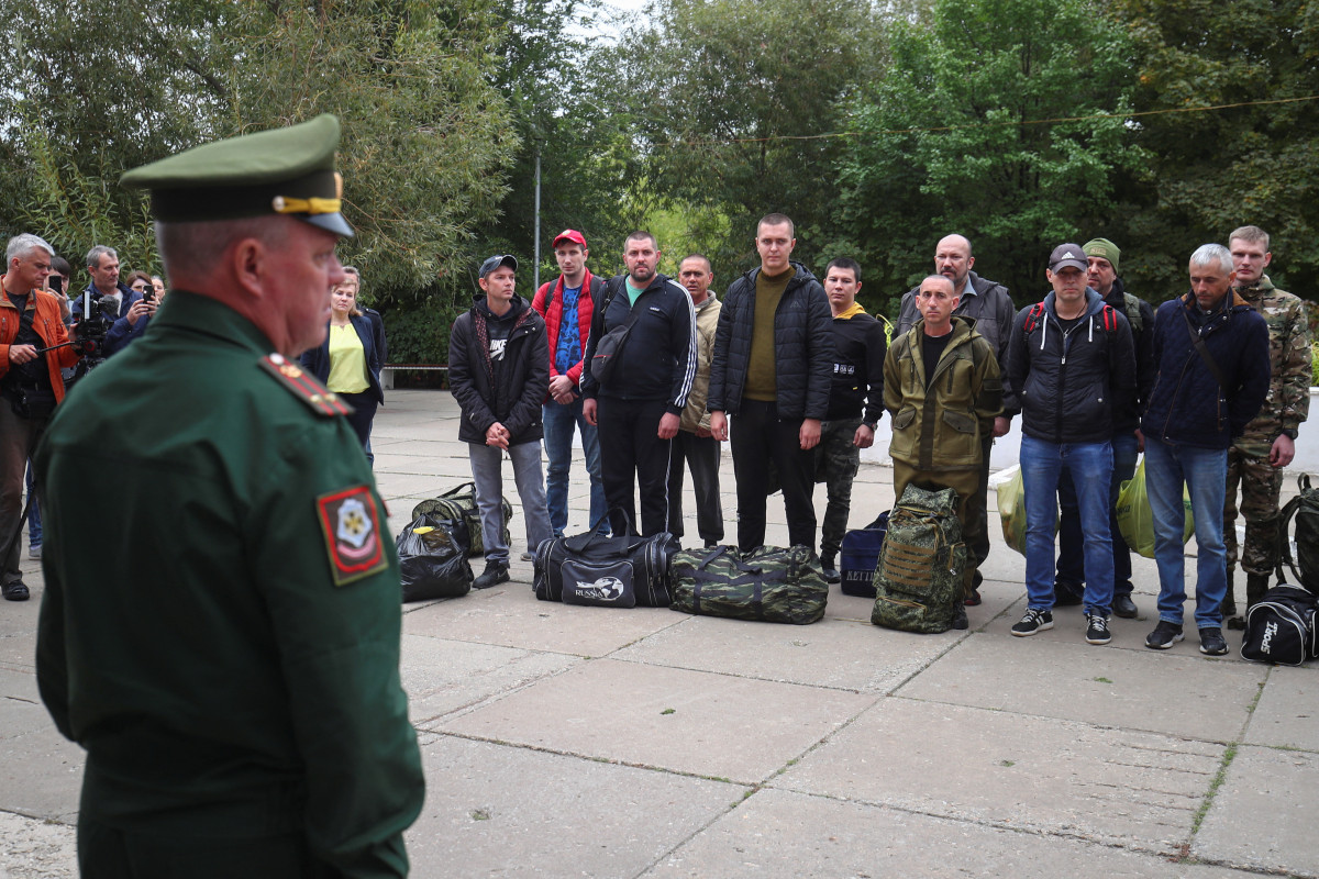 U.S. hasn't seen large-scale Russian reinforcement in Ukraine, official says