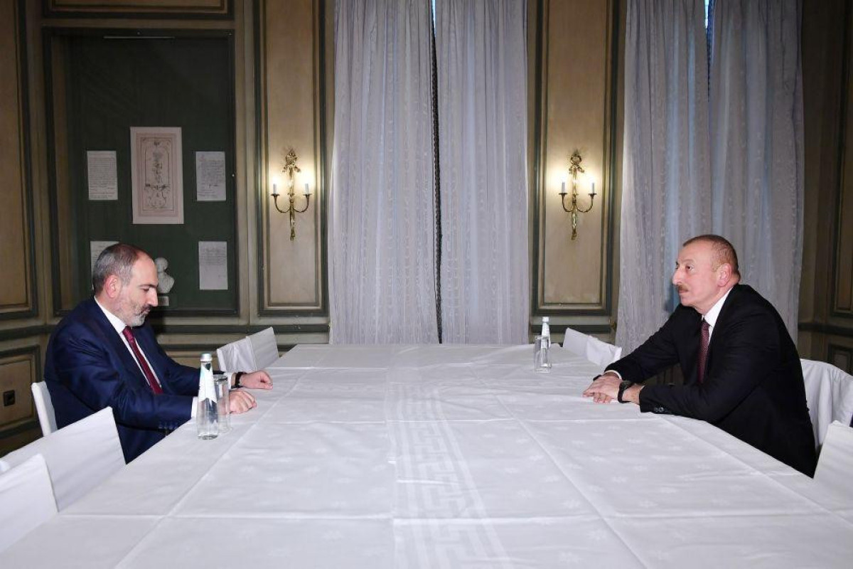 Nikol Pashinyan, Ilham Aliyev